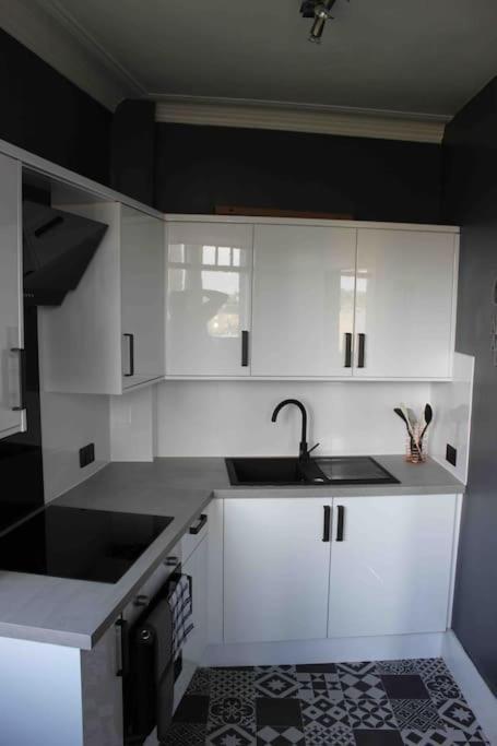 Executive Top Floor 1 Bedroom Apartment Aberdeen Esterno foto
