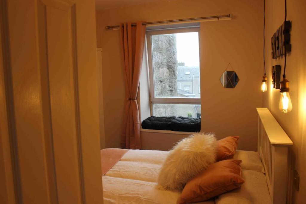 Executive Top Floor 1 Bedroom Apartment Aberdeen Esterno foto